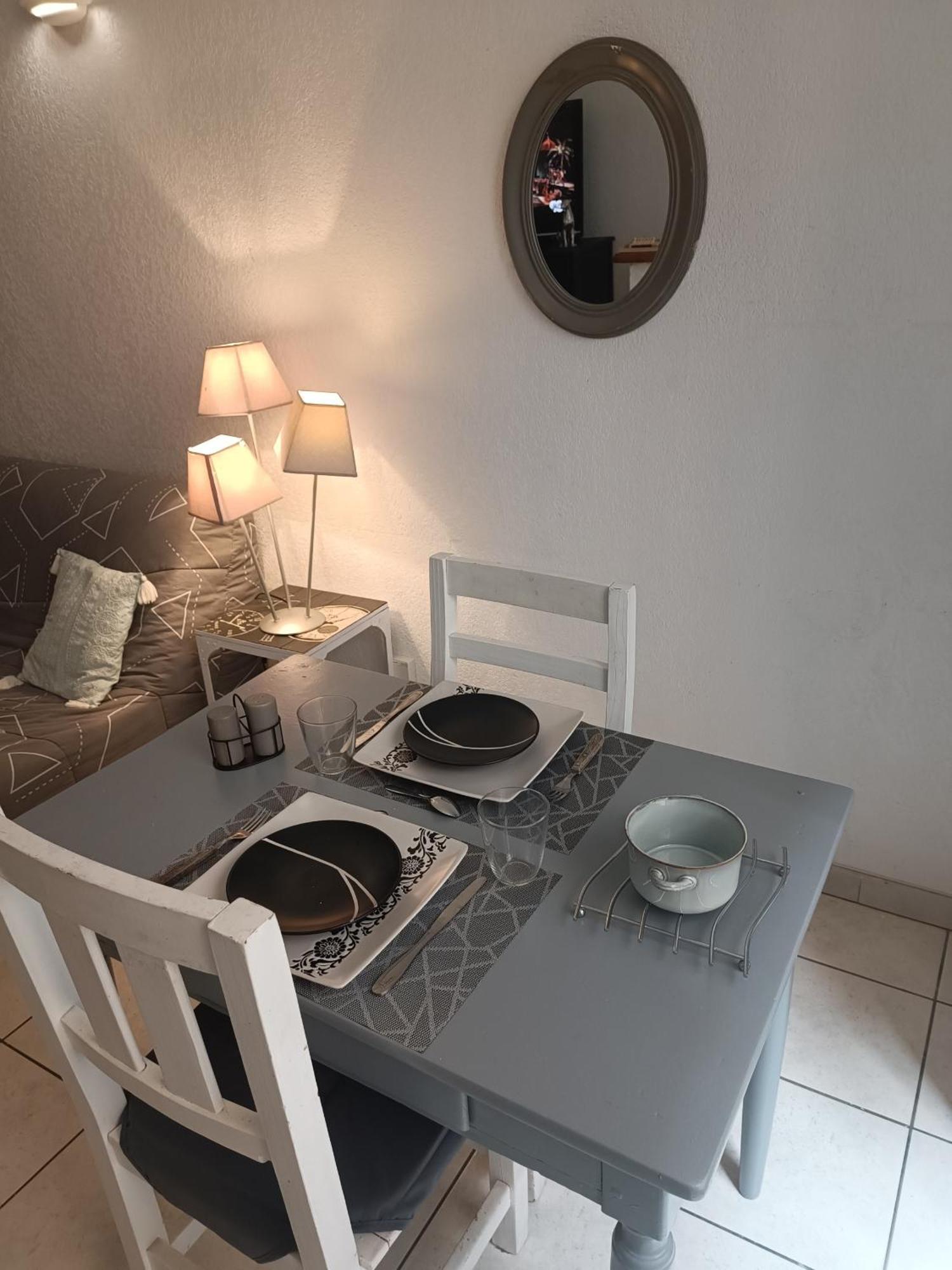 Grand Studio Meuble Chez Coco Romans-sur-Isère Zewnętrze zdjęcie